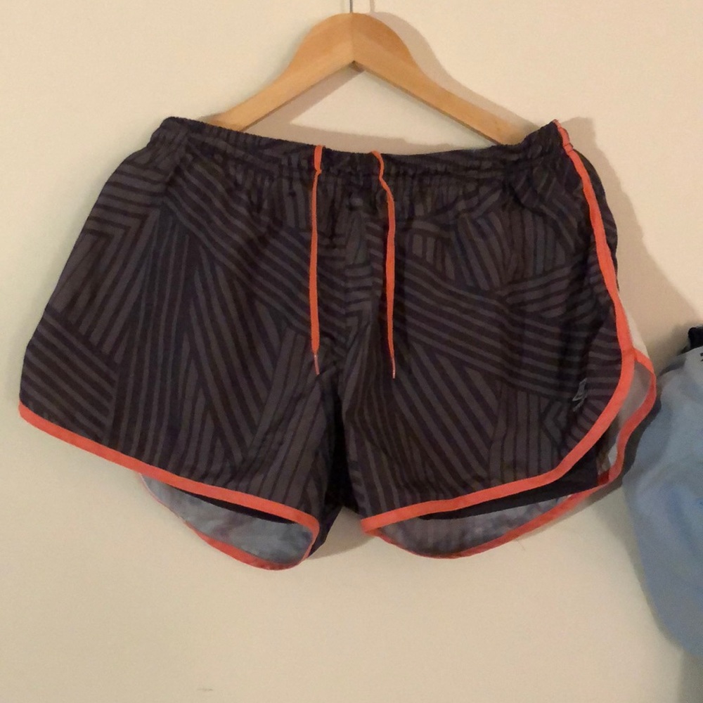 Sports| women’s high thigh shorts with compression